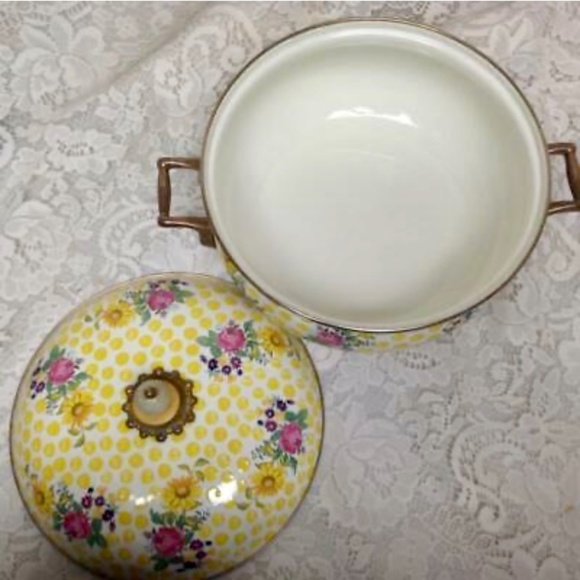 MacKenzie Childs Buttercup 4pc Enamel Cookware -5qts Covered Pot and Skillet - Picture 3 of 9